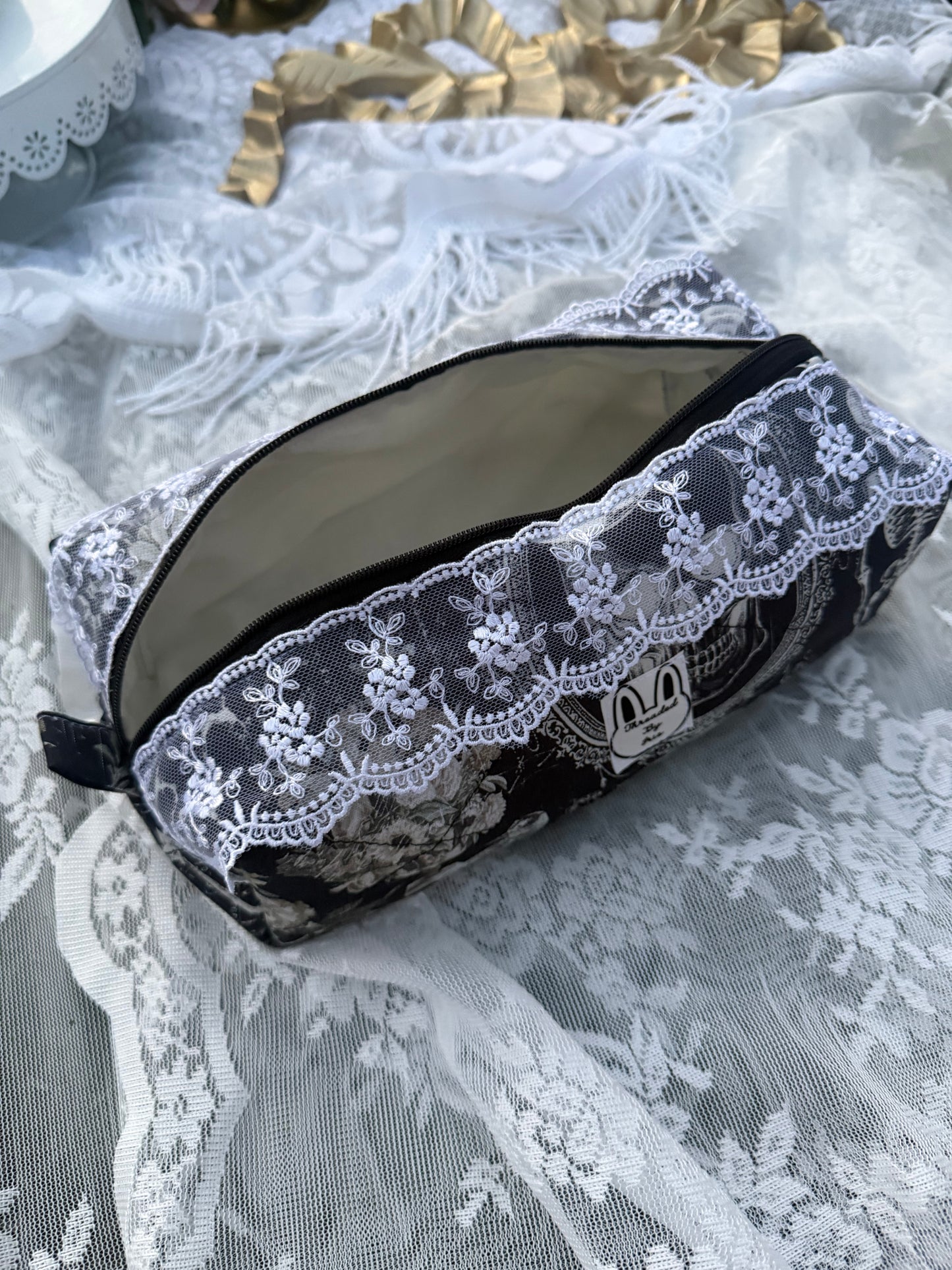 The Raven's Messenger Everything pouch