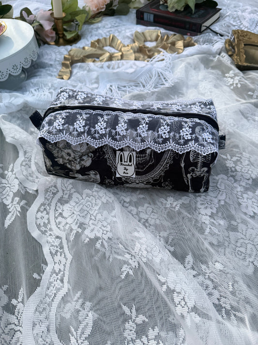 The Raven's Messenger Everything pouch