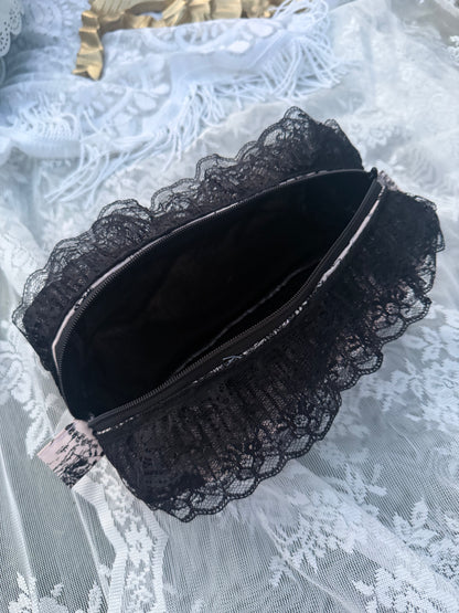 The Raven's Messenger Everything Pouch (Cream)